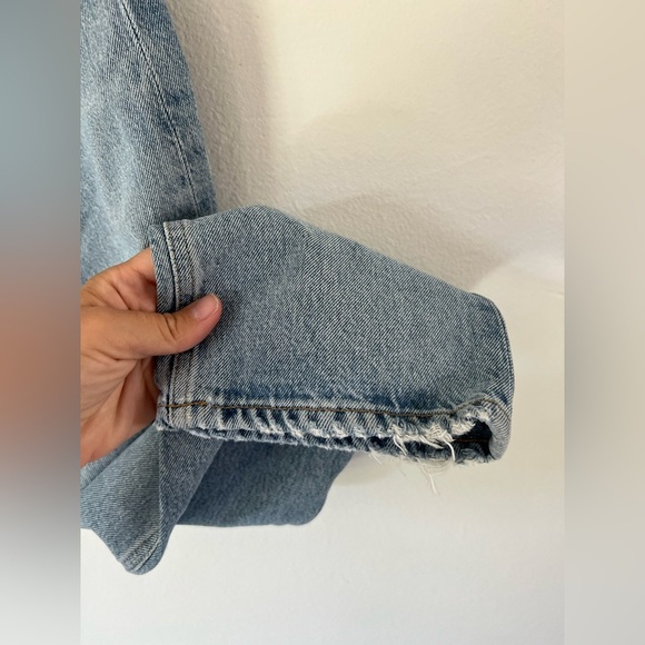 AGOLDE 90s Crop Lightly Distressed Lightwash Organic Jeans In Color Replica - Picture 7 of 12
